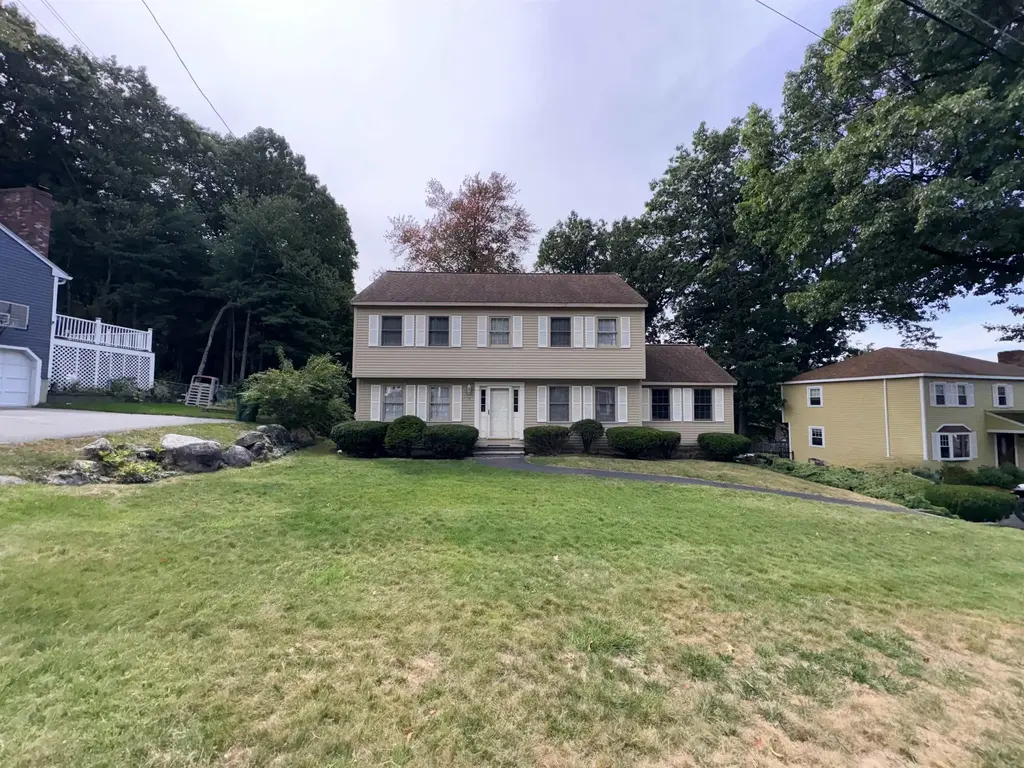 15 Topaz Drive, Nashua