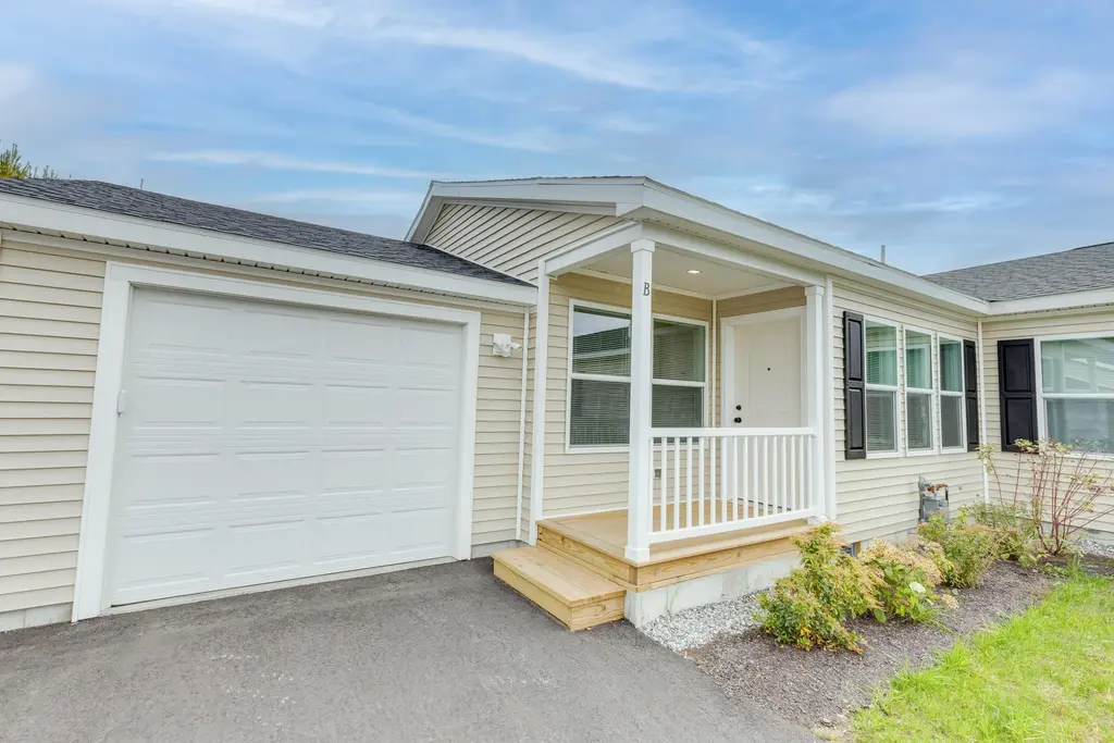 18-b Wildflower Lane, Plymouth