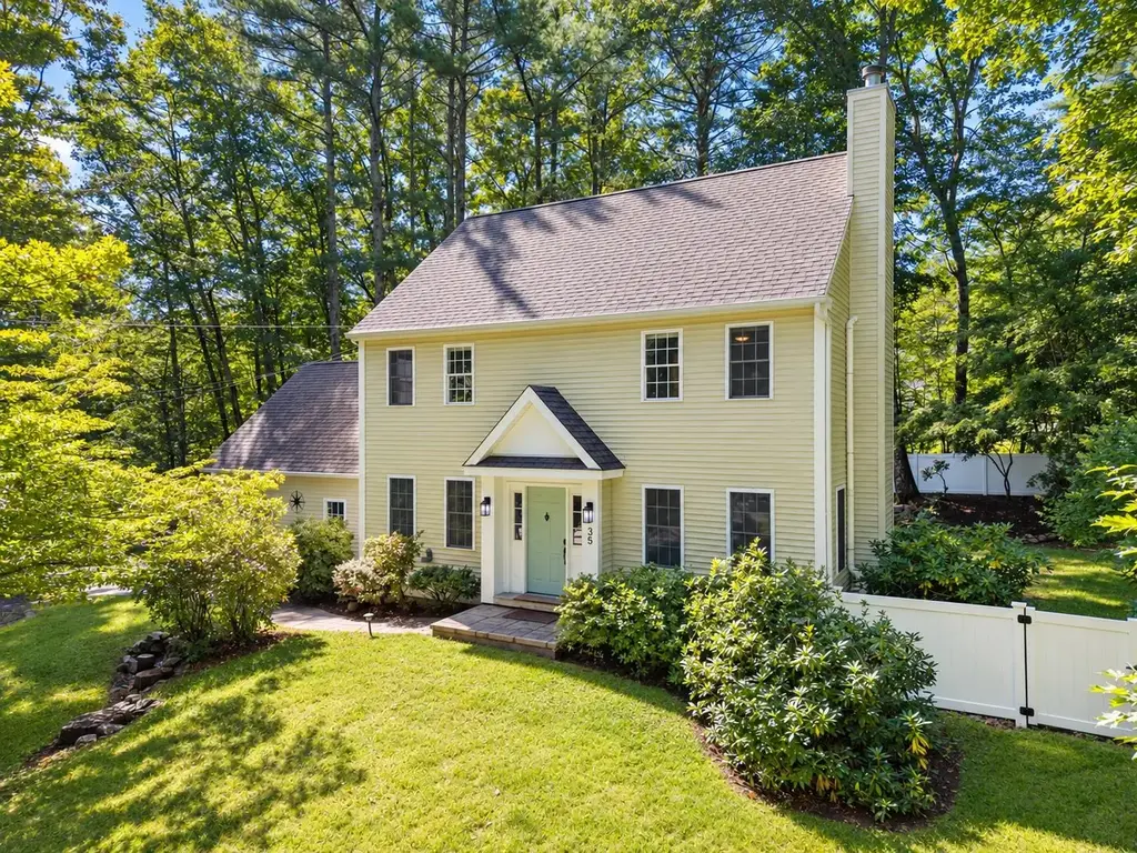 35 Old Lee Road, Newfields