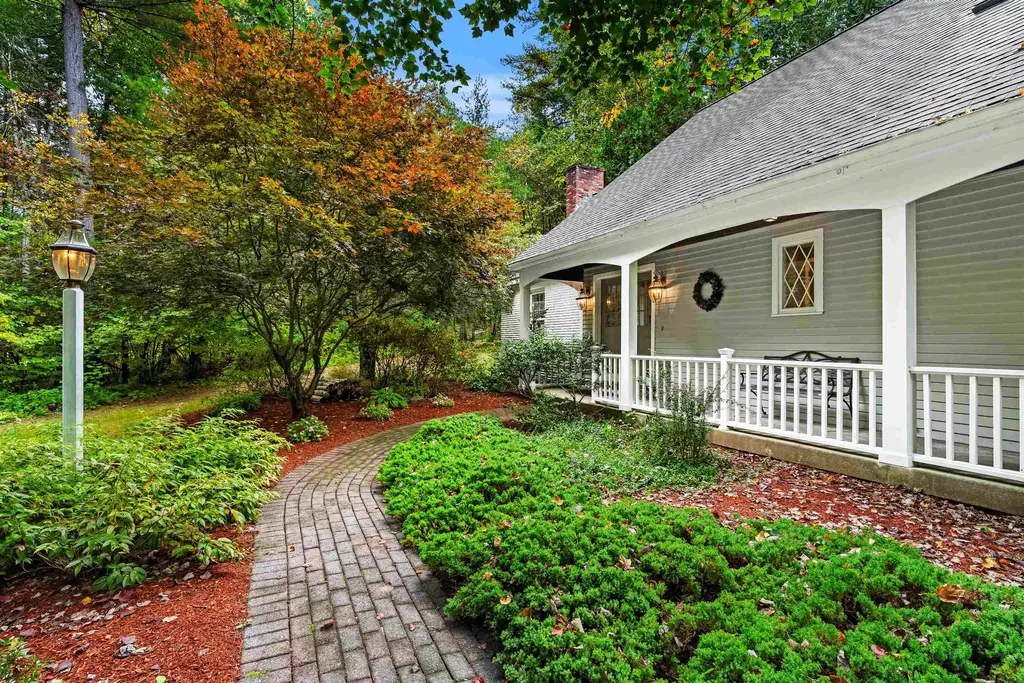 158 Farley Road, Hollis