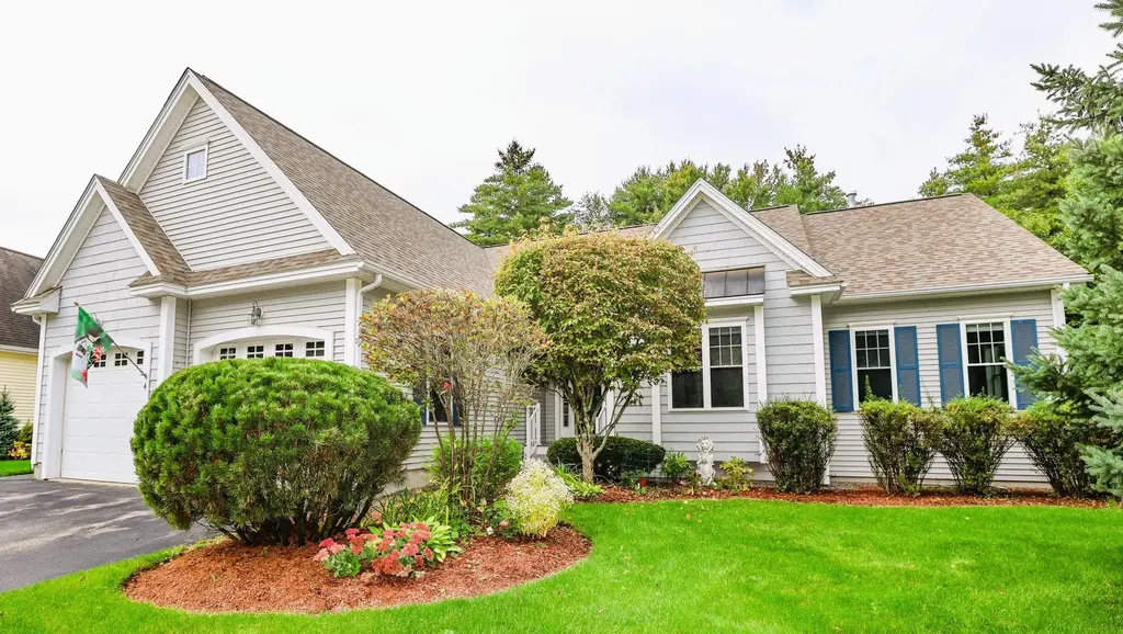 4 Elmwood Way, Amherst