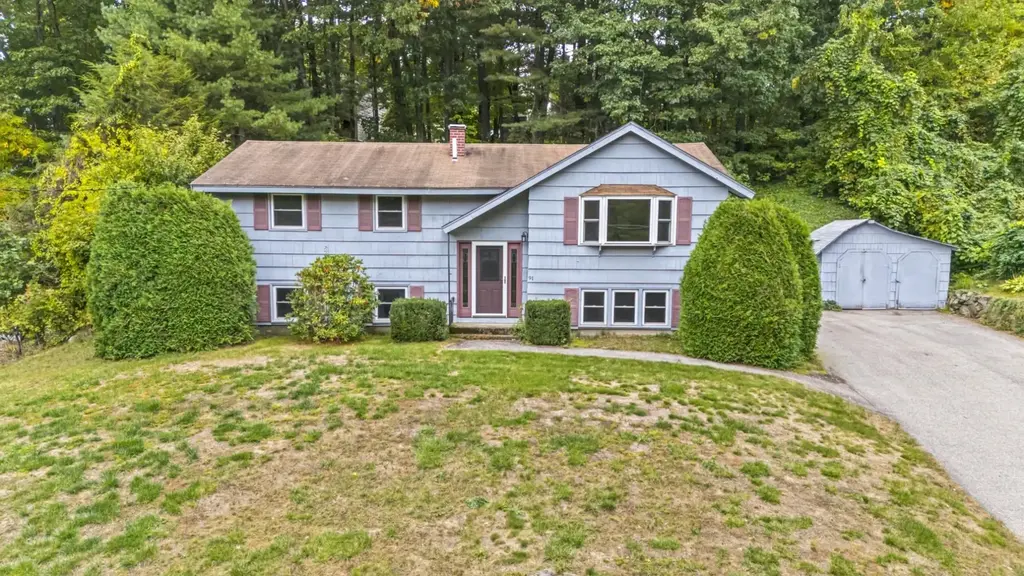 91 Conant Road, Nashua