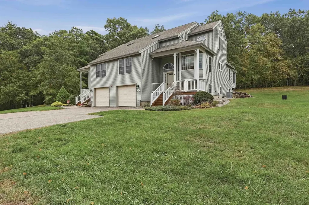 17 Centerview Road, Atkinson