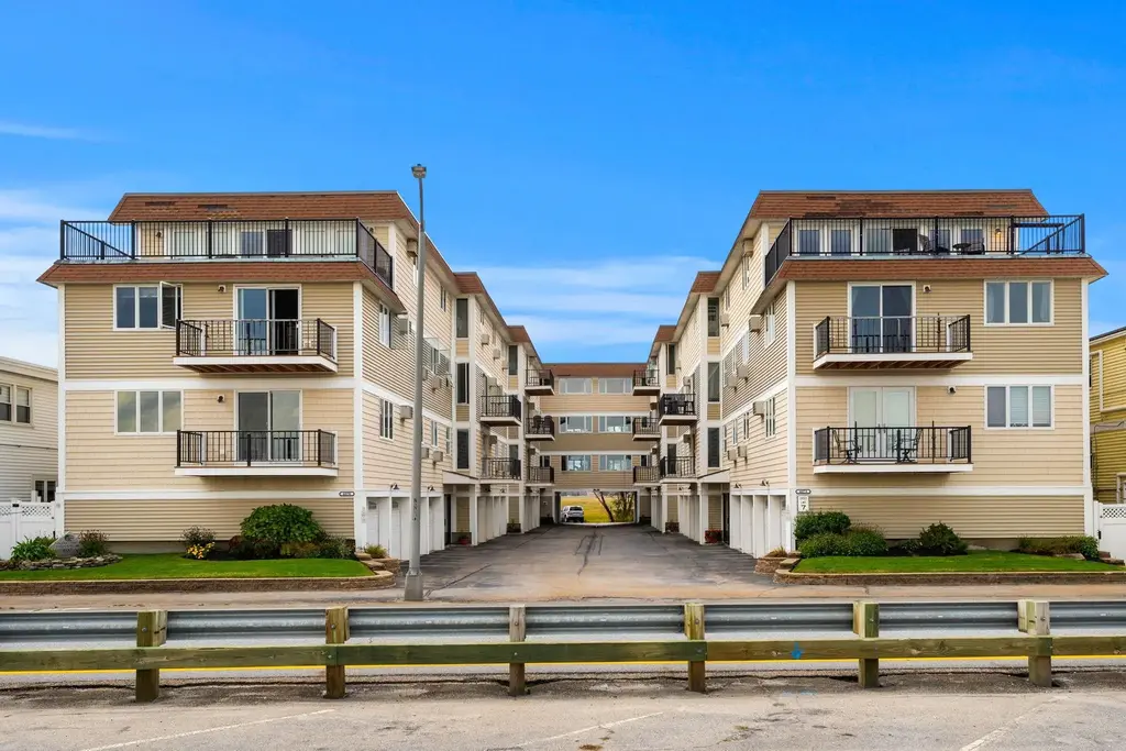 407 Ocean Boulevard, Hampton
