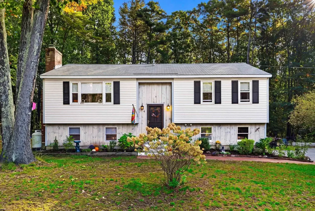 4 Garrison Lane, Madbury