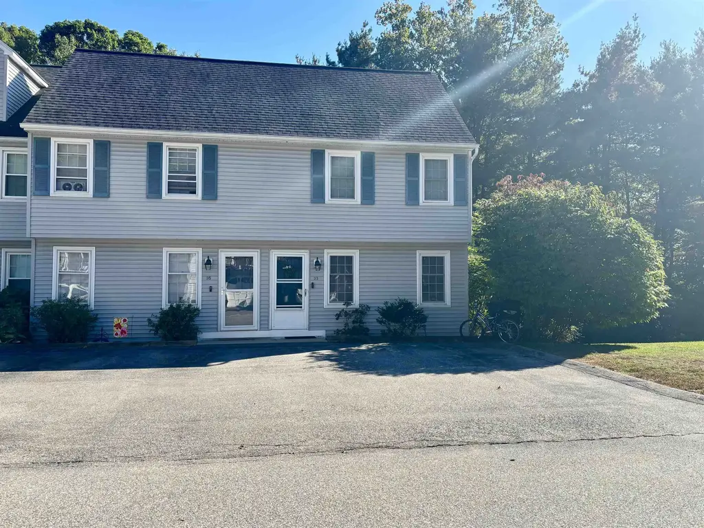 35 Hawkstead Hollow, Nashua