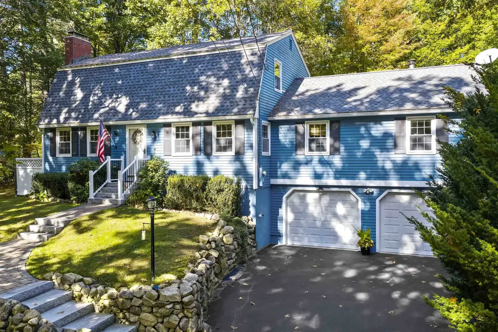 14 Corduroy Road, Amherst