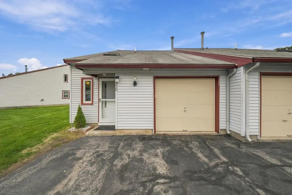 230 Stonebridge Drive, Nashua