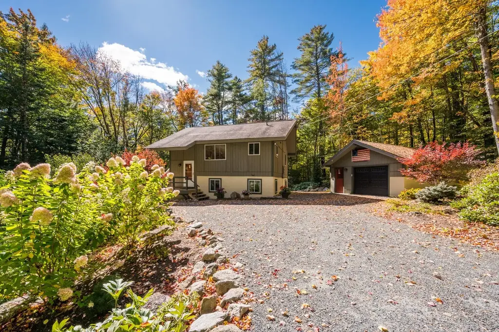 459 Sugarhouse Road, New London