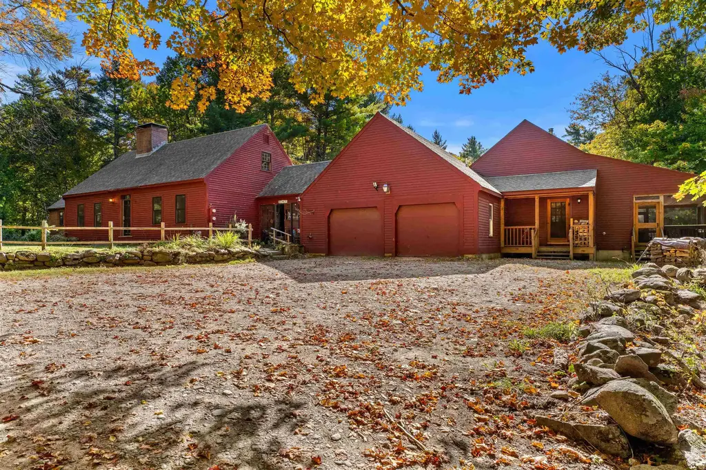 392 Dennison Pond Road, Francestown