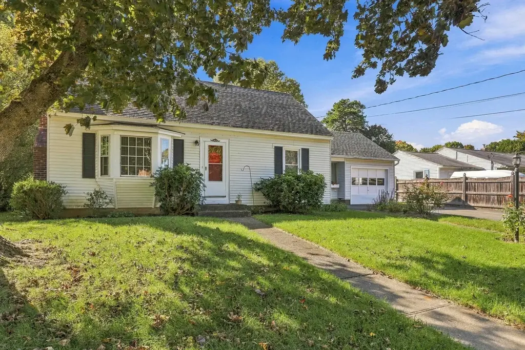 44 Atherton Avenue, Nashua