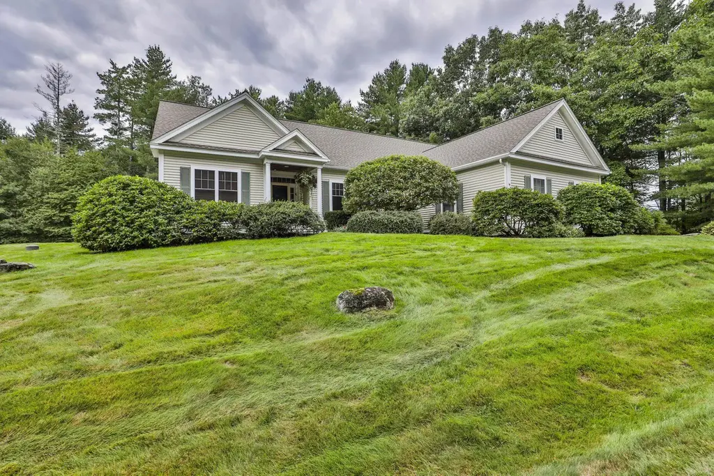 14 Hancock Drive, Bedford