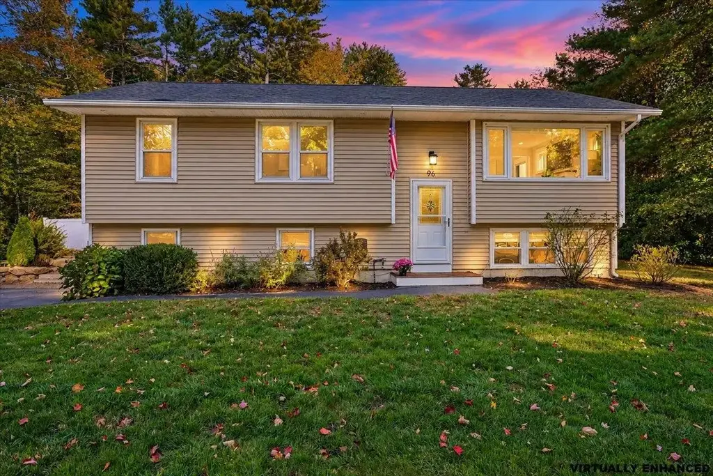 96 Meadowcrest Drive, Bedford