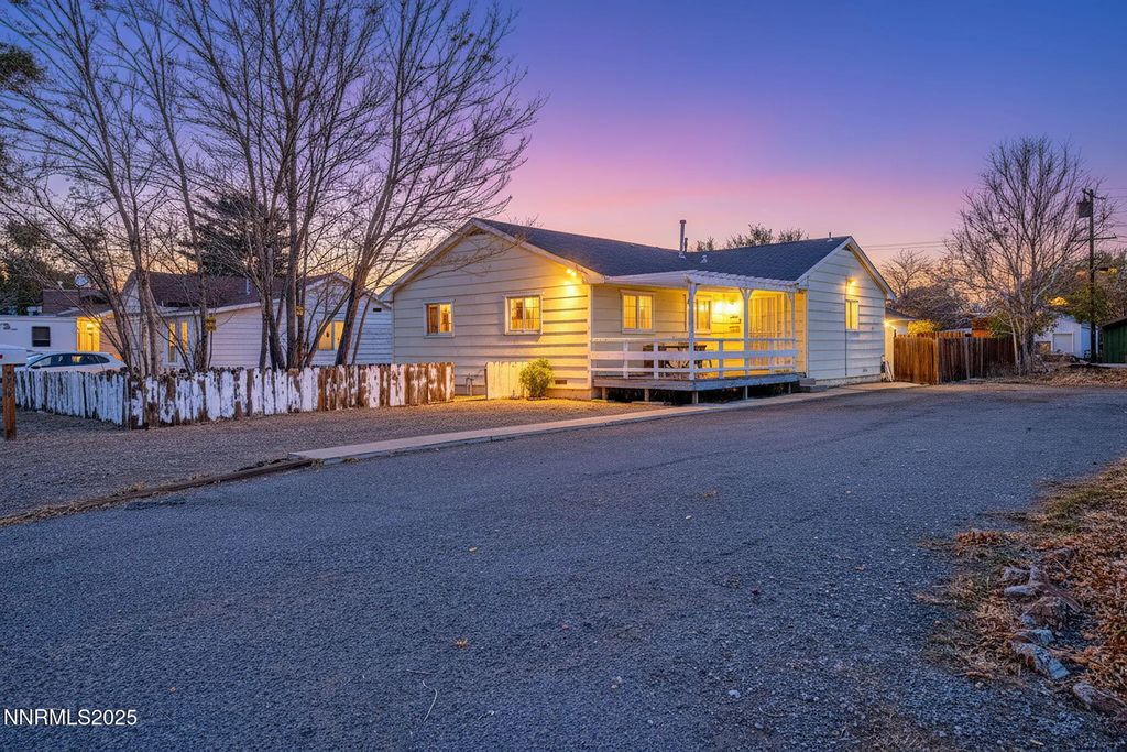 224 S Nevada Street, Yerington
