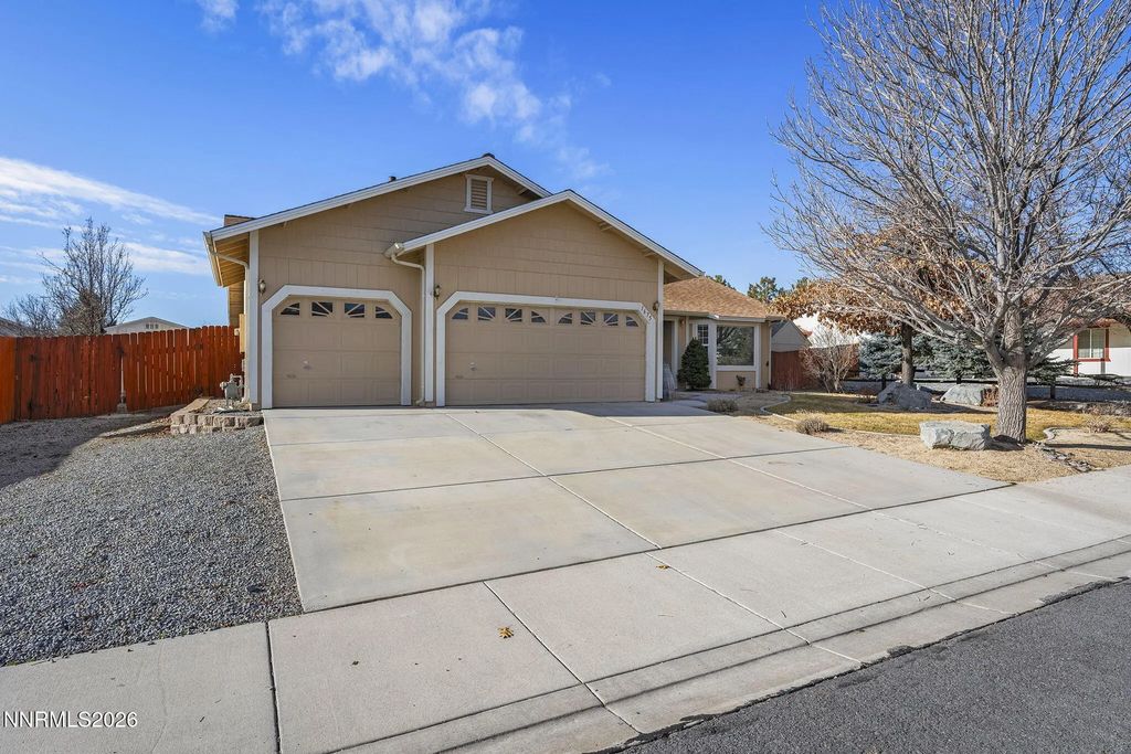 1675 Talking Sparrow Drive, Spanish Springs