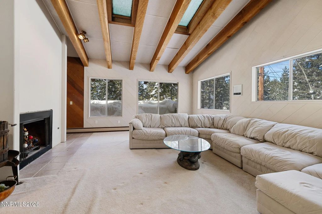 353 Sherwood Drive, Stateline