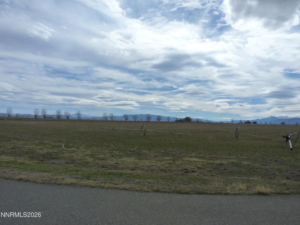 100 Oreana Peak Road, Smith Valley