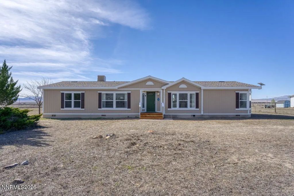 22225 Topaz Lake Lane, Lovelock