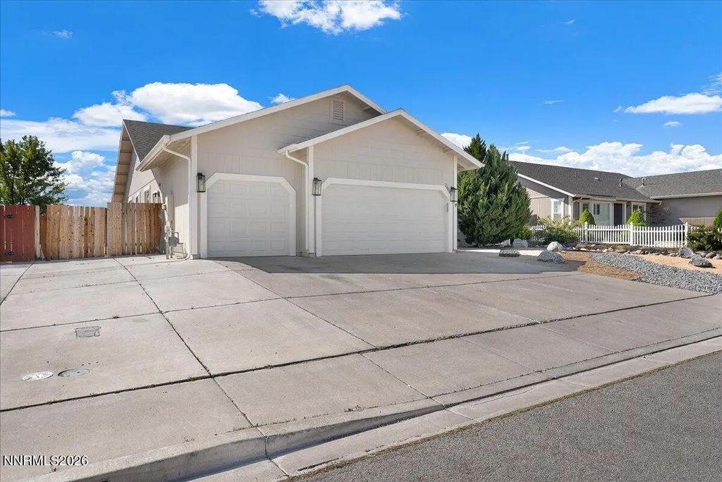 2400 Pileus Road, Spanish Springs
