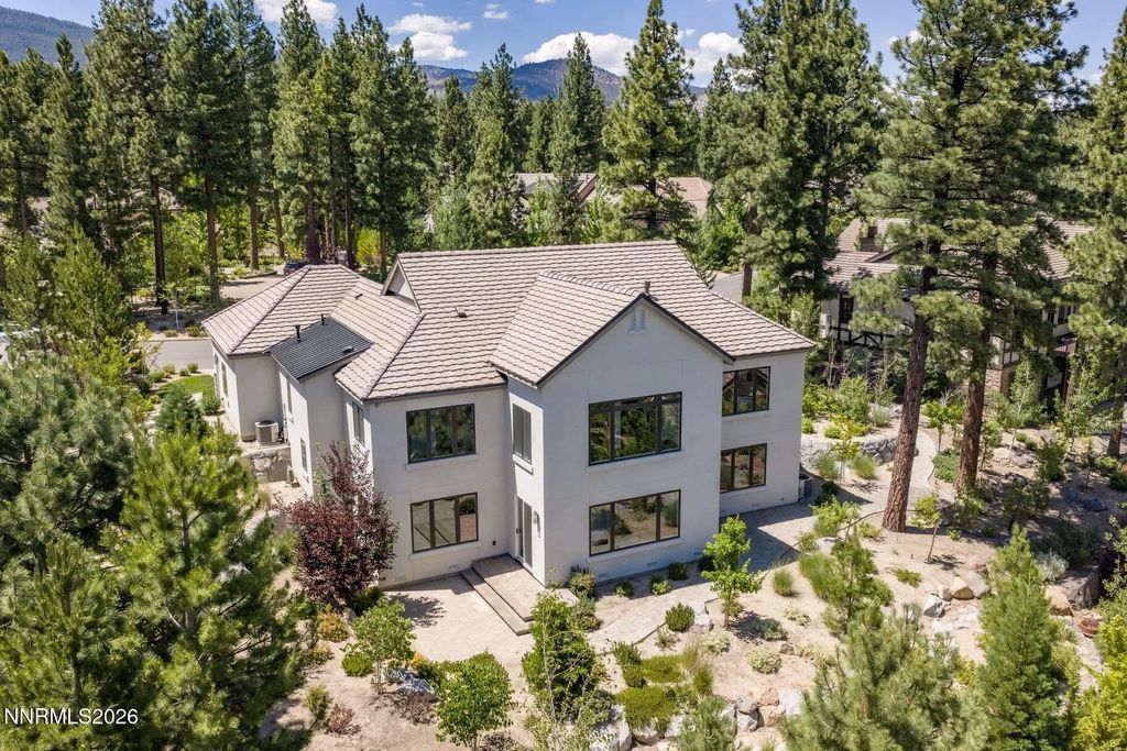 20600 Chanson Way, Reno