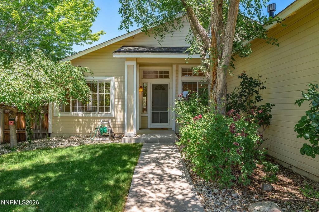 889 S University Park Loop, Reno