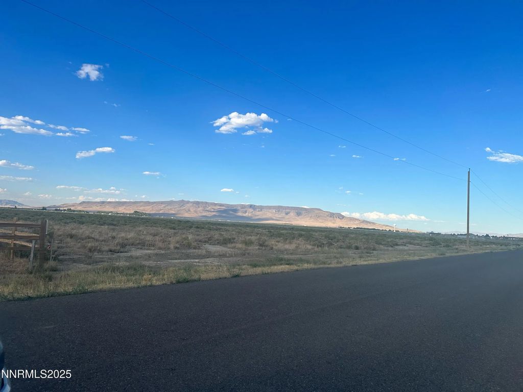 650 Yellow Brick Road, Battle Mountain