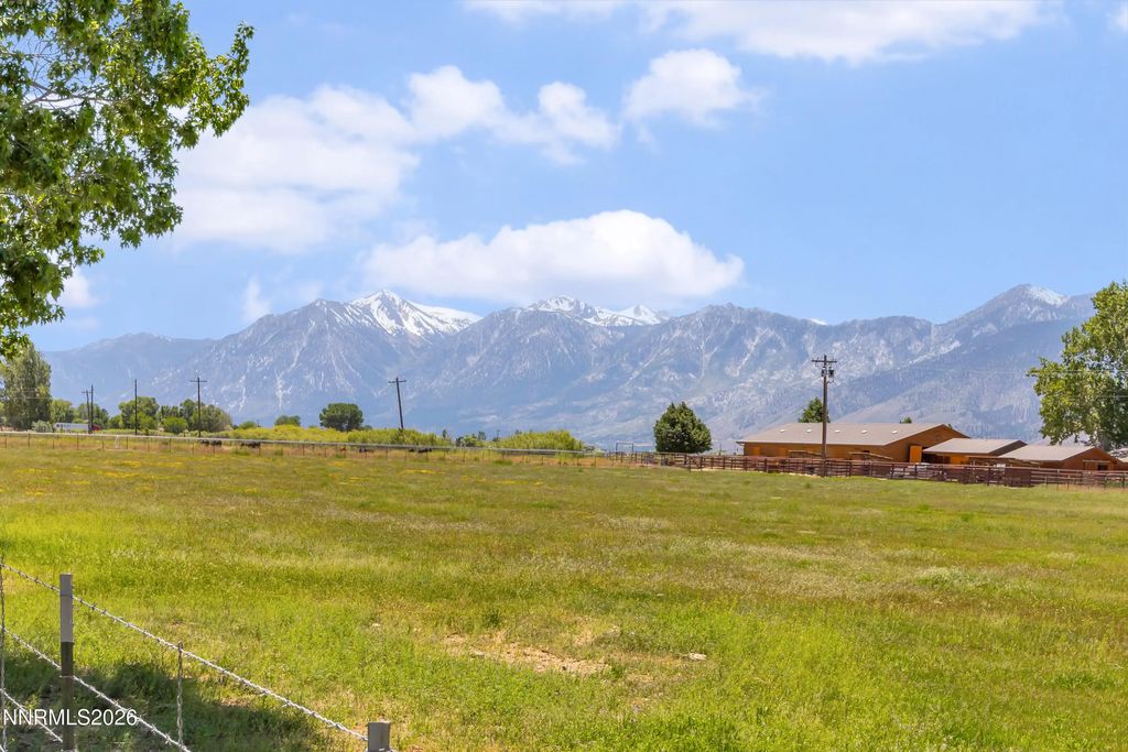 2699 U.s. N Highway 395, Minden