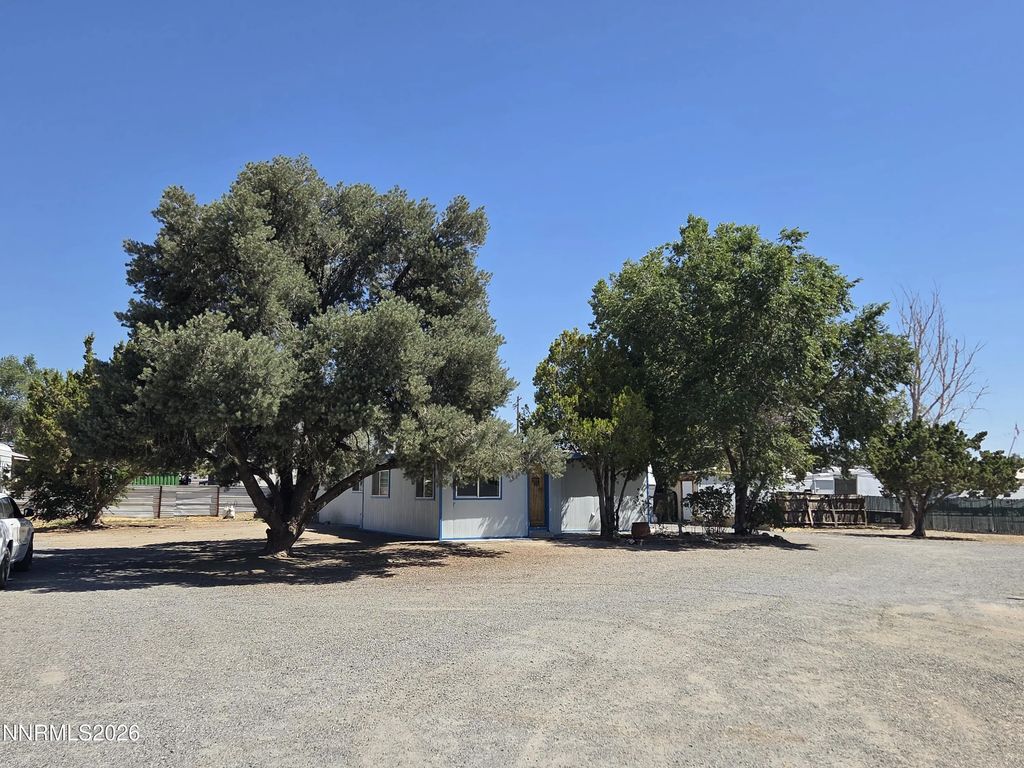 8 Martin Drive, Moundhouse