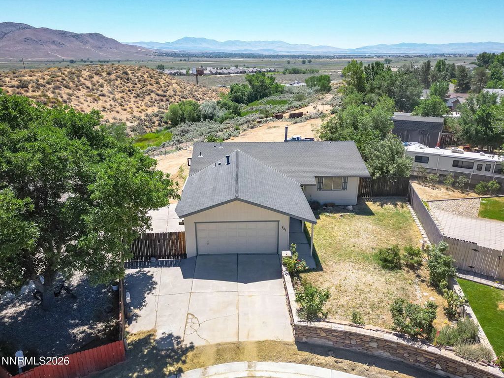 881 Amador Circle, Carson City