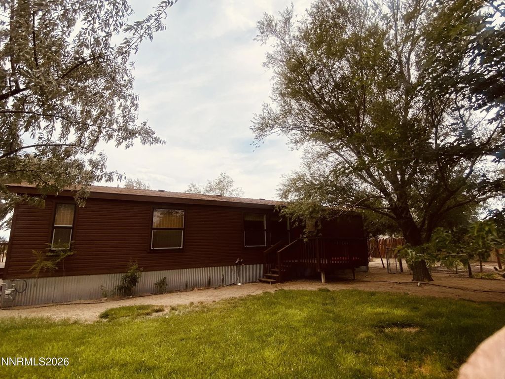 1351 W Spruce Street, Silver Springs