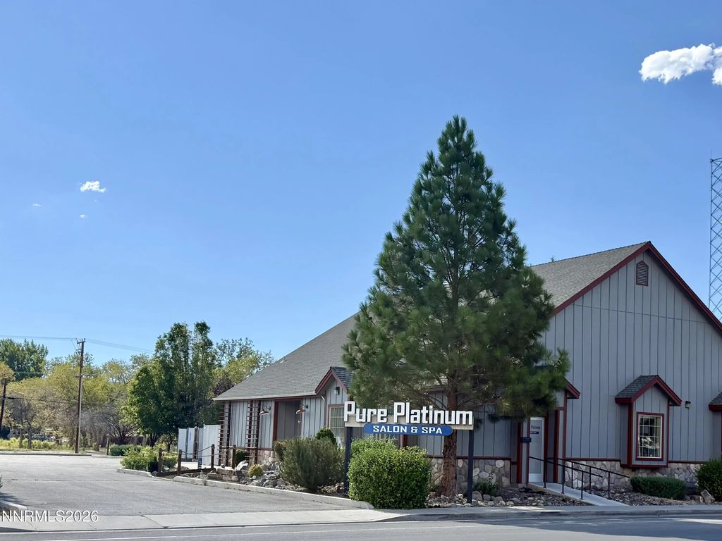 211 N Main Street, Yerington