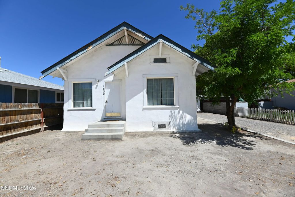 1630 Elmhurst Avenue, Lovelock
