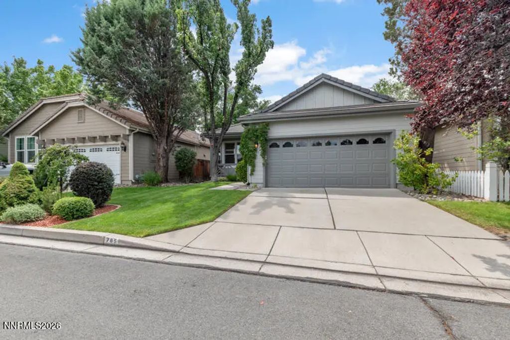 785 Caughlin Crossing, Reno
