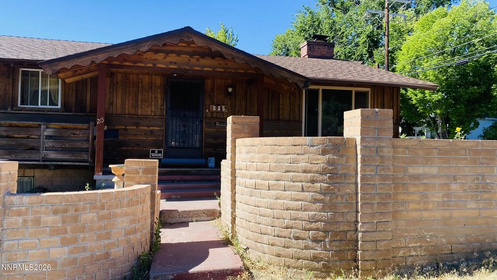 215 Fleischmann Way, Carson City