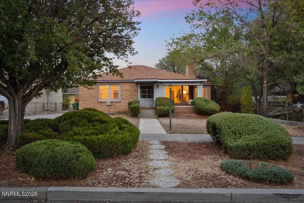 828 Washington Street, Reno