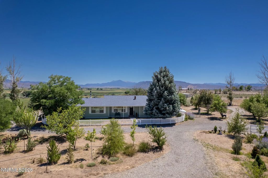 105 Artist View Road, Smith Valley
