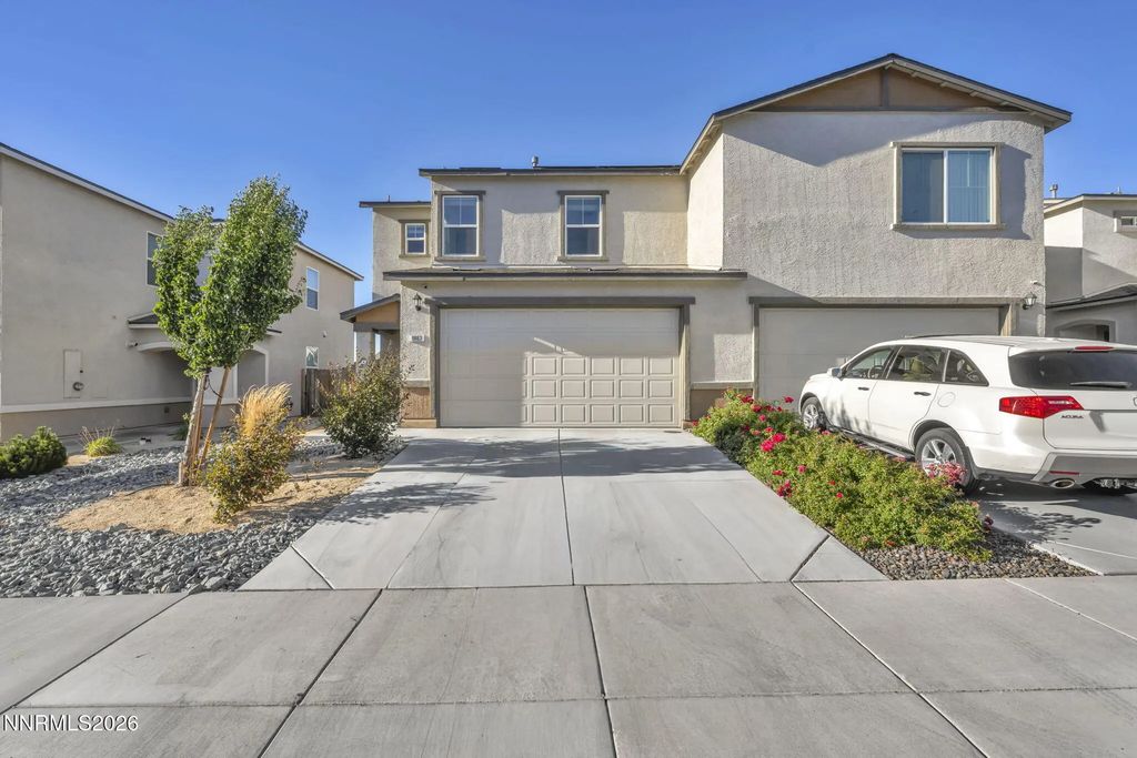 8863 Wolf Moon Drive, Reno