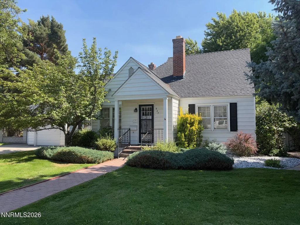 923 W Robinson Street, Carson City