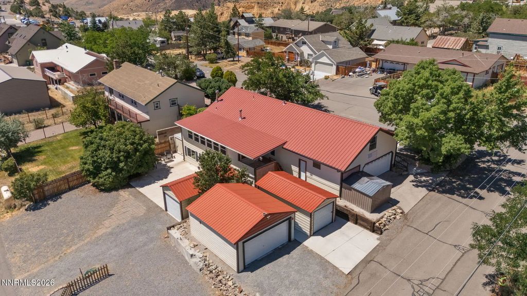 905 S E Street, Virginia City