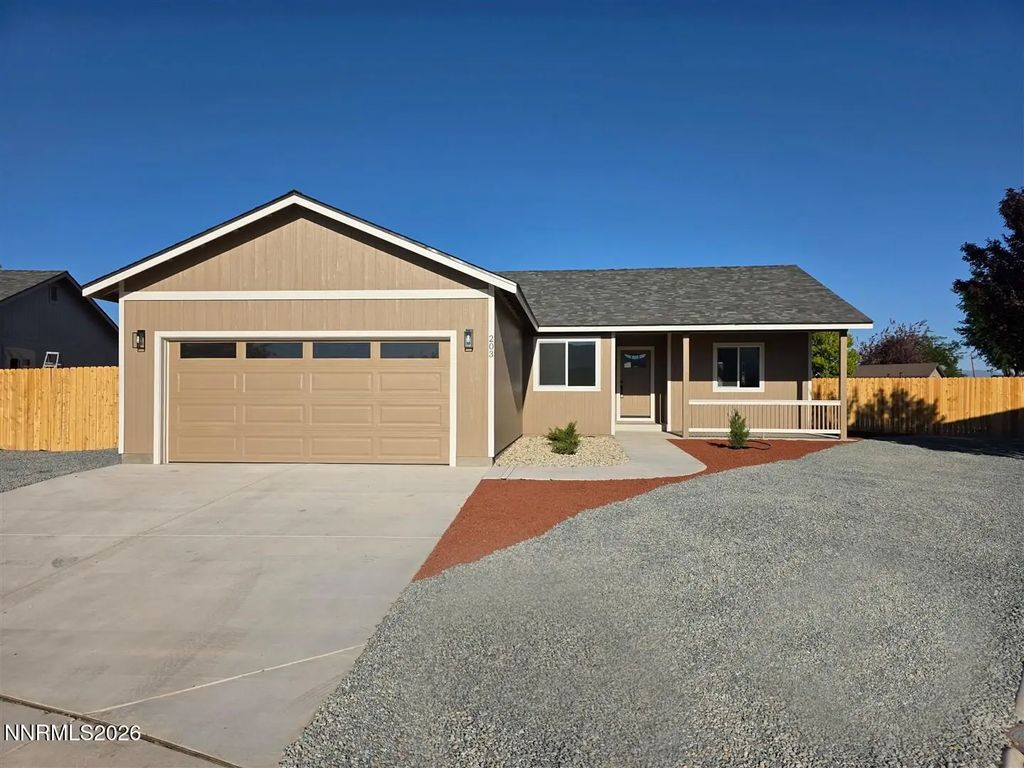 202 Pinion Pine Court, Yerington