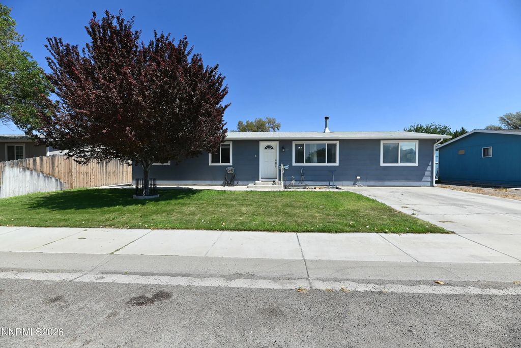210 Willow Drive, Lovelock