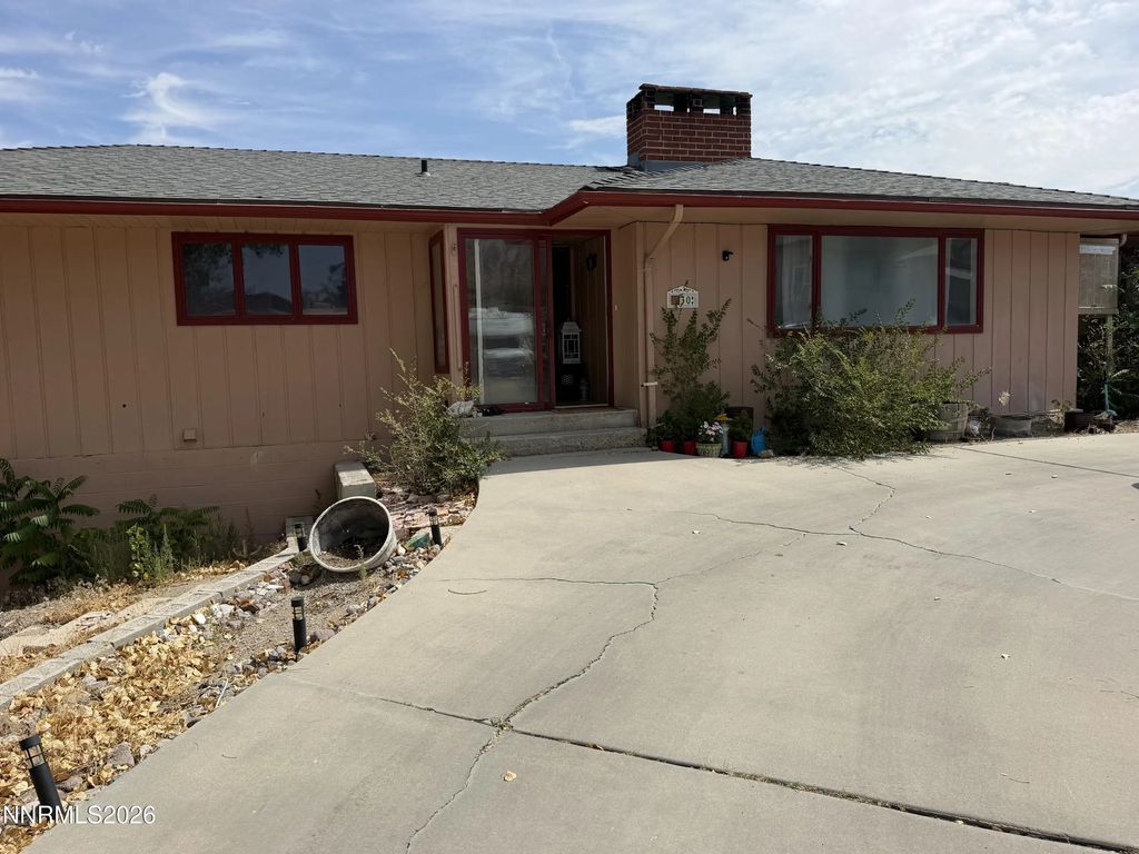 330 S Ellis Street, Tonopah