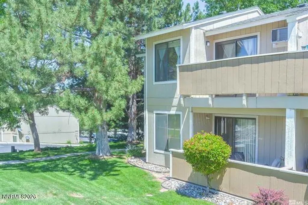 3890 E Leonesio Drive B2, Reno