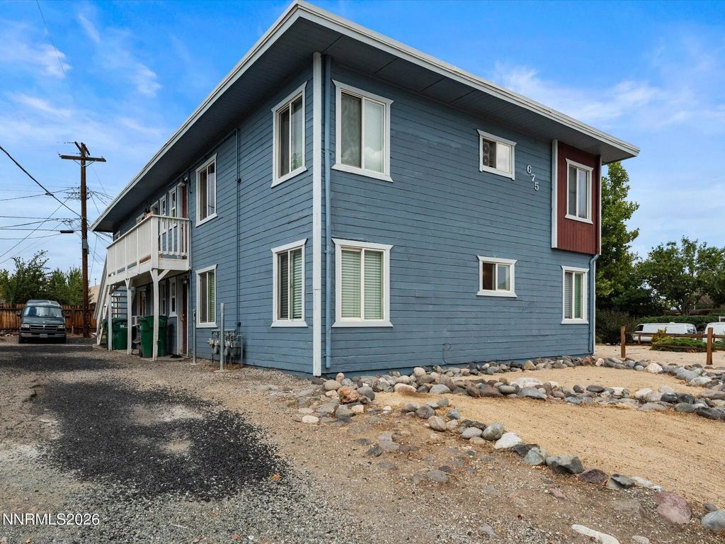 675 Denslowe Drive, Reno