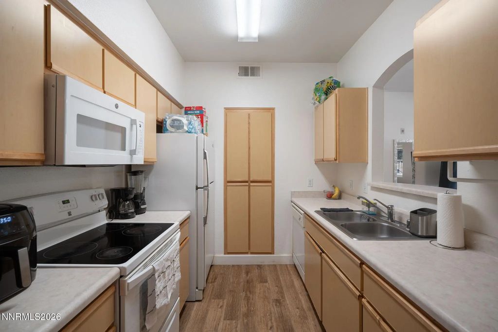 6850 Sharlands Avenue 1002, Reno
