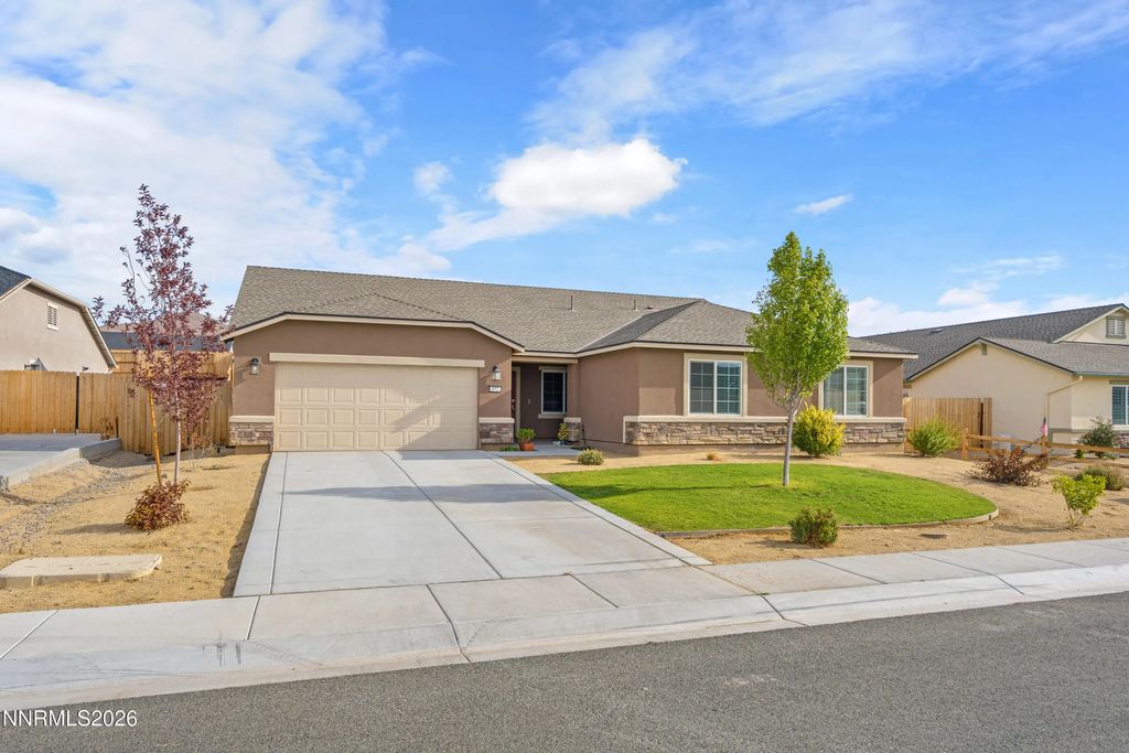 572 Pine Creek Circle, Dayton