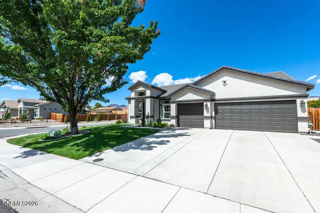 1518 Riverpark Parkway, Dayton