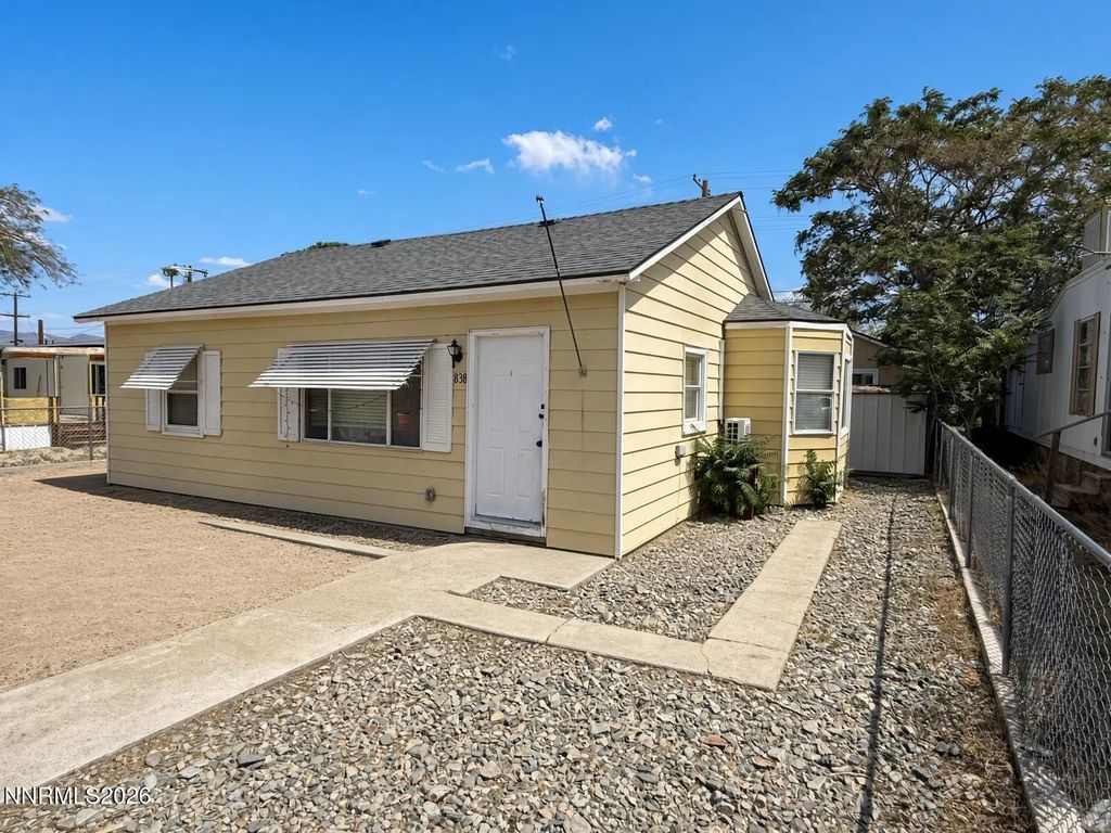 838 I Street, Hawthorne