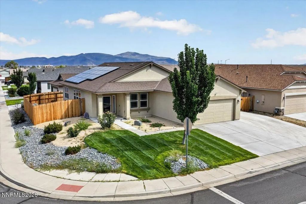 182 Royal Oaks Drive, Fernley