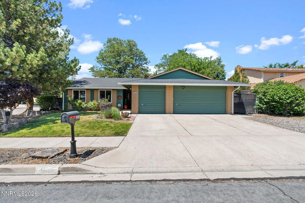1820 Del Rosa Way, Sparks